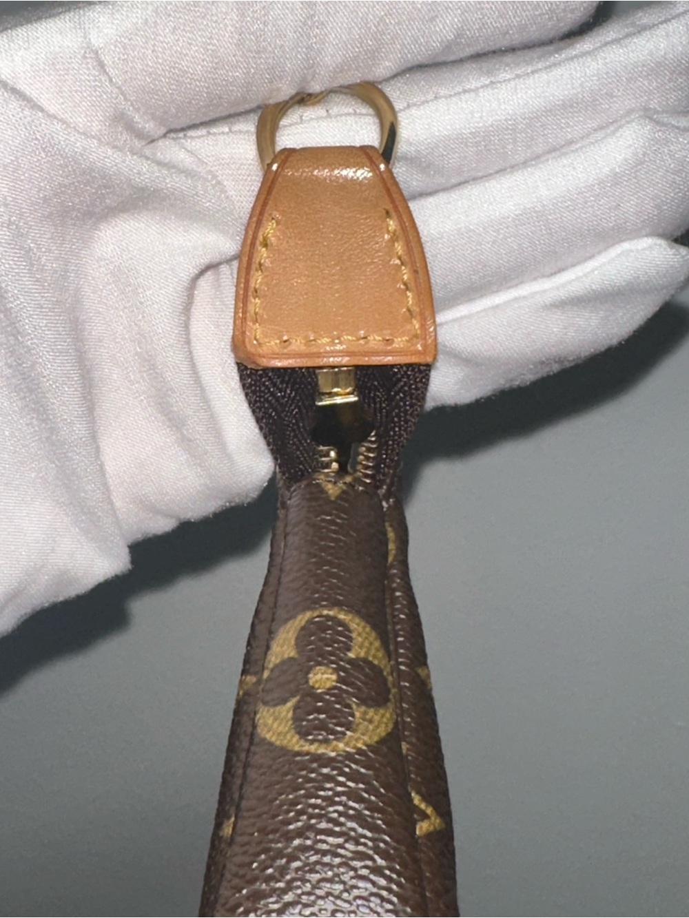 Louis Vuitton Mini Pochette Accessoires Monogram Canvas | FL0095 | Pre-Loved - Picture 6 of 16